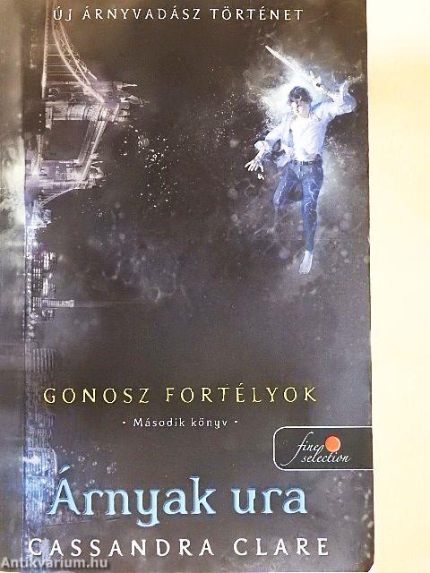 Árnyak ura