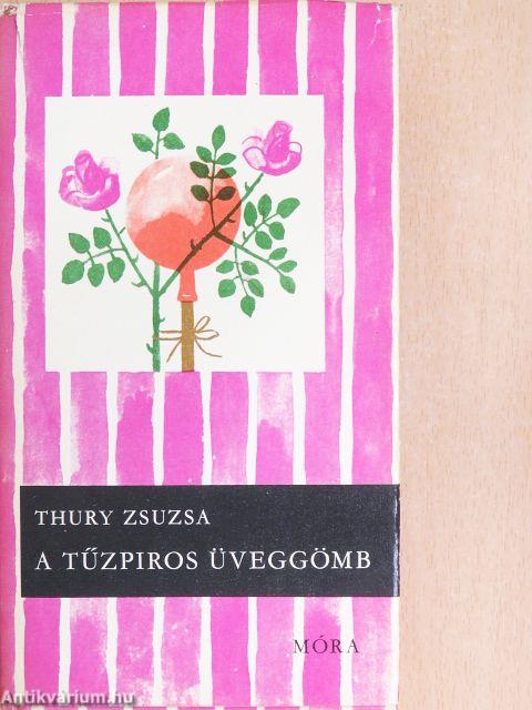 A tűzpiros üveggömb