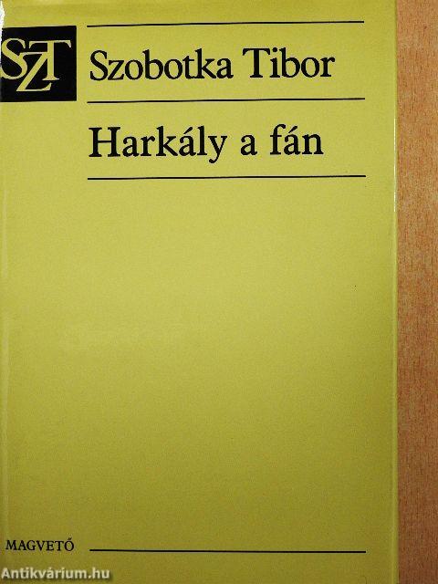 Harkály a fán