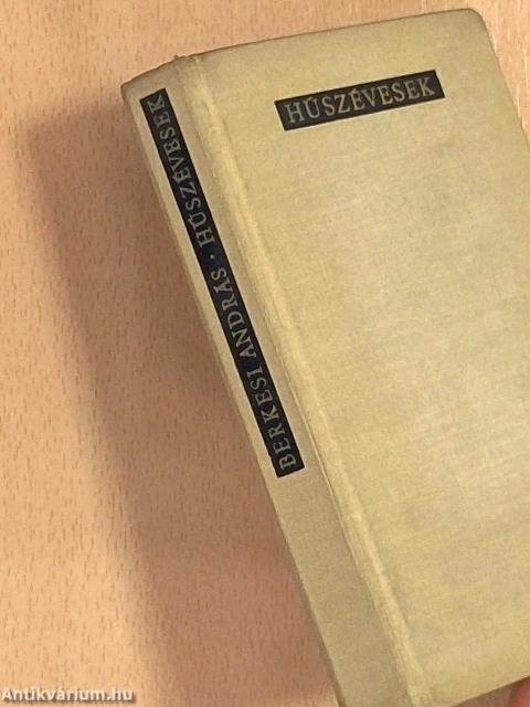 Húszévesek