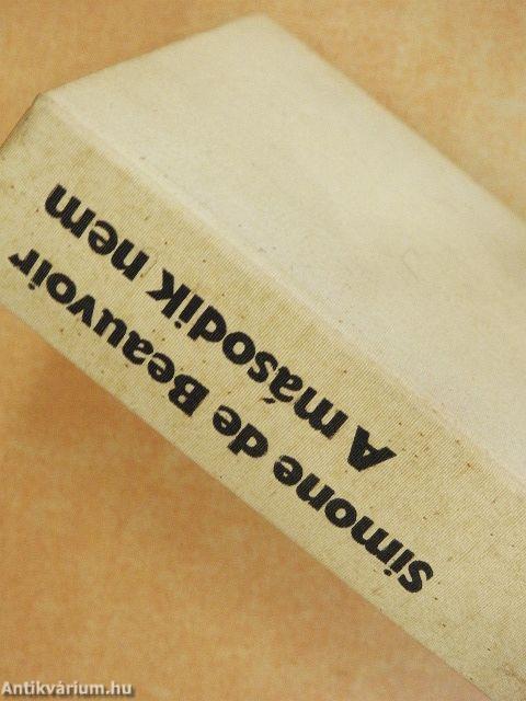 A második nem