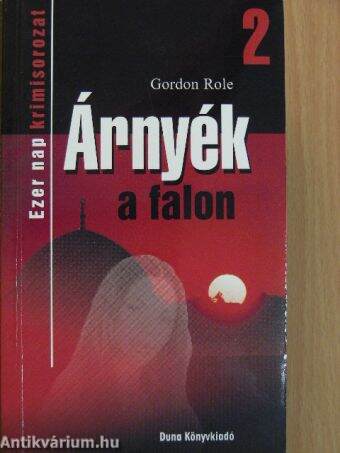 Árnyék a falon