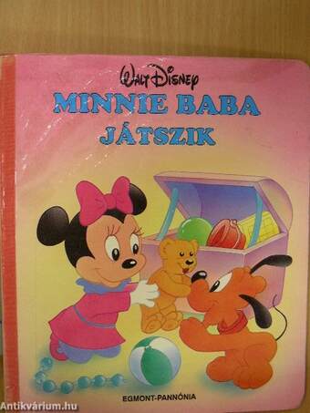 Minnie baba játszik