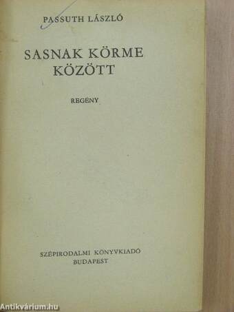 Sasnak körme között