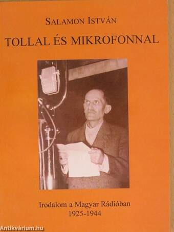 Tollal és mikrofonnal