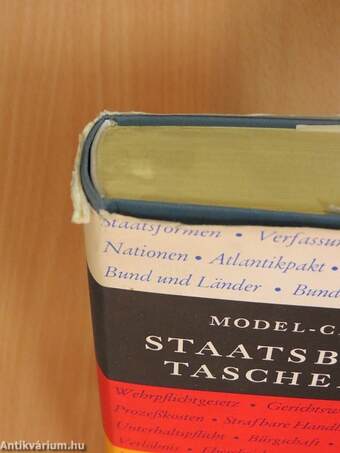 Staatsbürger-Taschenbuch