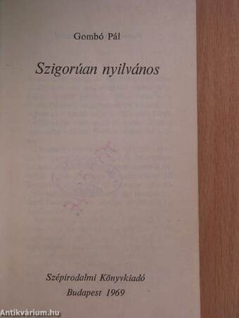 Szigorúan nyilvános